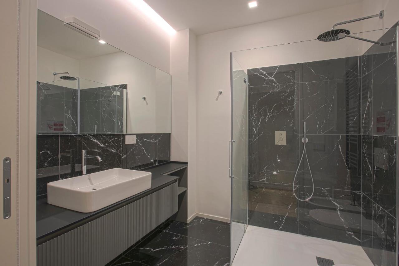 Milan Luxury Suite-Hosted By Sweetstay Екстериор снимка